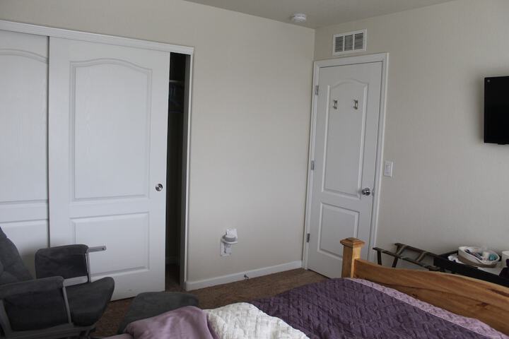 Room 10 of 27