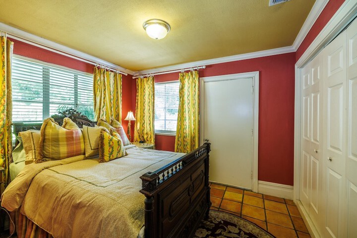 Room 55 of 70