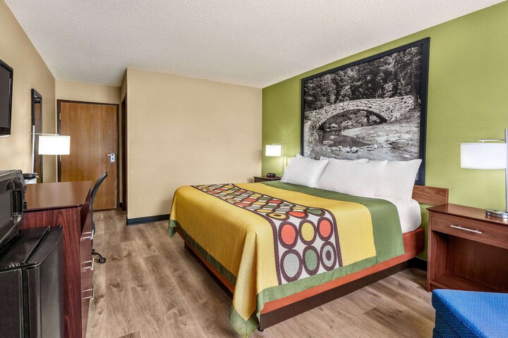 Super 8 by Wyndham Ankeny / Des Moines Area