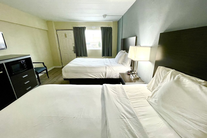 Room 53 of 77