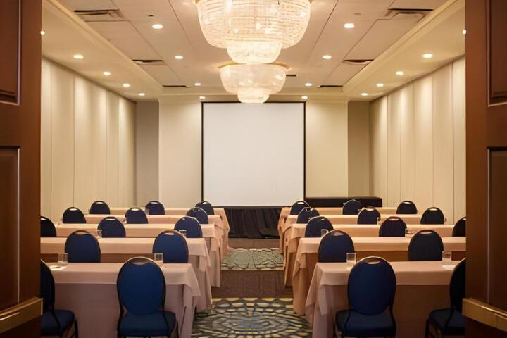Holiday Inn Hartford Downtown Area by IHG