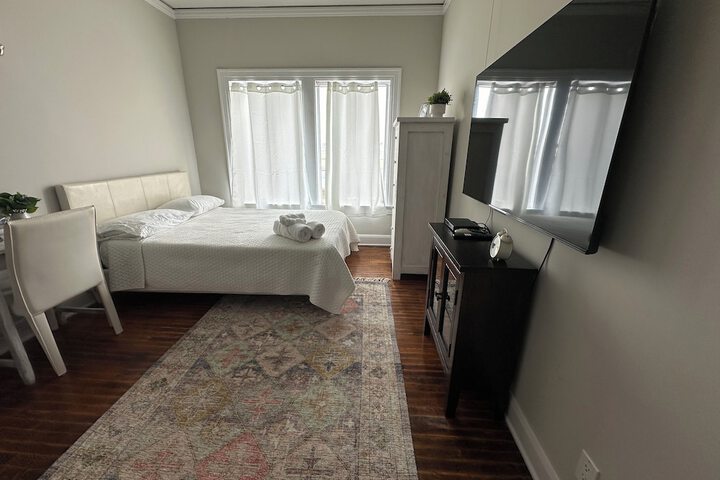 Room 44 of 100