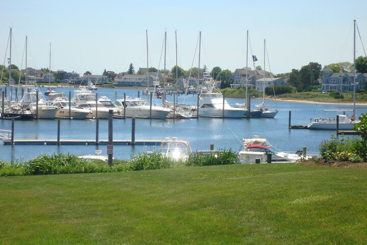 Anchor in Distinctive Waterfront Lodging