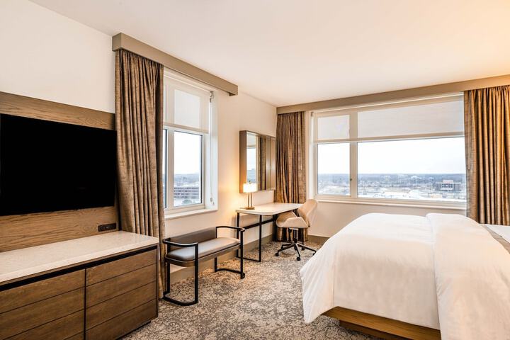 Room 36 of 80
