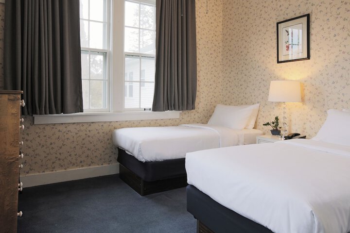Room 15 of 34