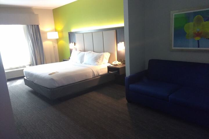 Holiday Inn Express Hotel & Suites Pearland by IHG