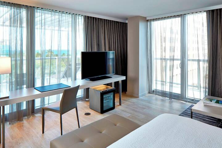 AC Hotel by Marriott Miami Beach