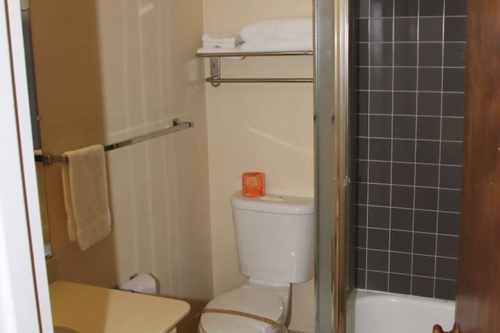 Room 16 of 43
