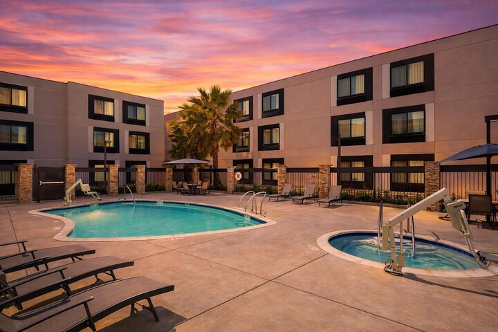 Hampton Inn & Suites by Hilton San Diego SeaWorld Near Old Town