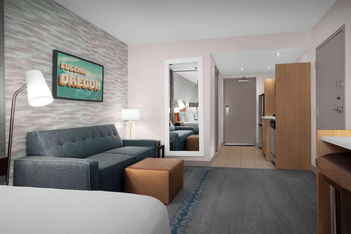 Room 17 of 40