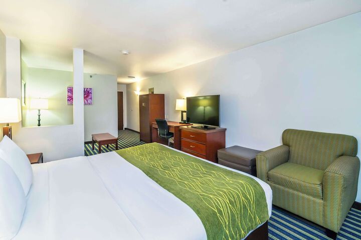 Comfort Inn & Suites