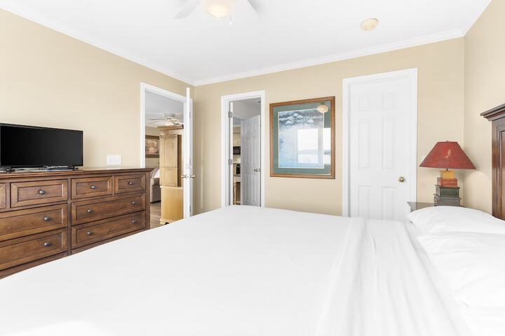 Room 25 of 152
