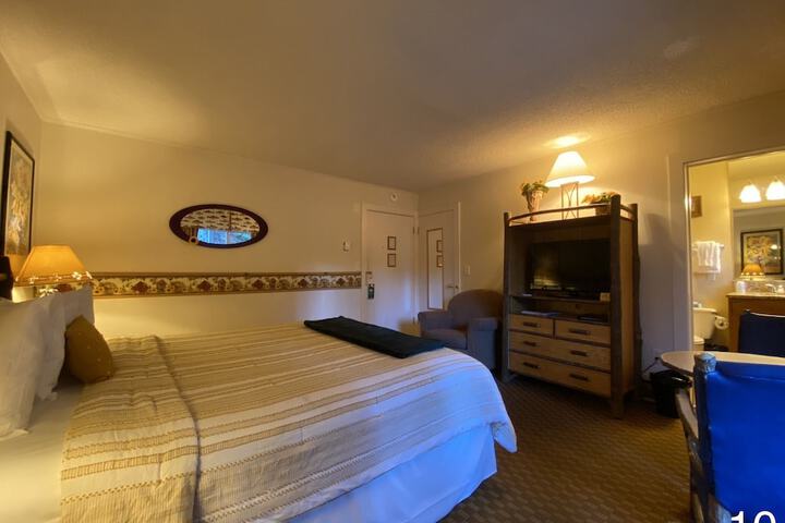Room 50 of 77