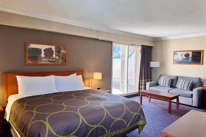 Super 8 by Wyndham Castlegar BC