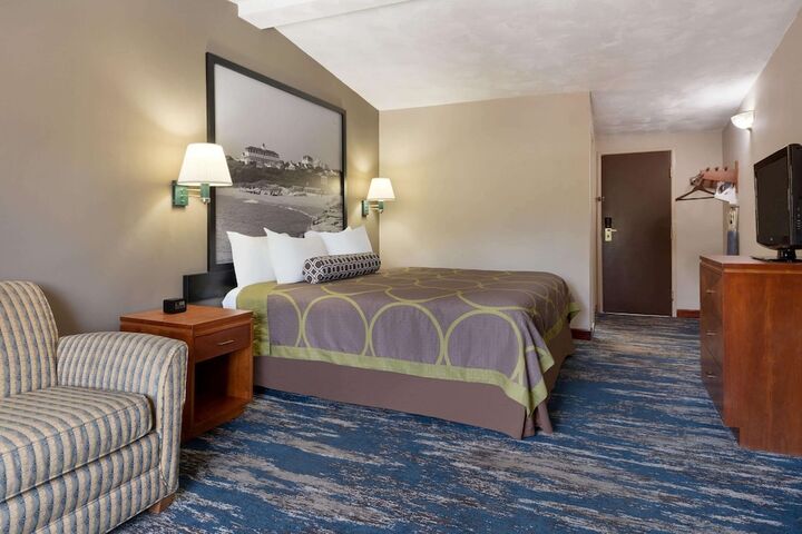 Room 14 of 27