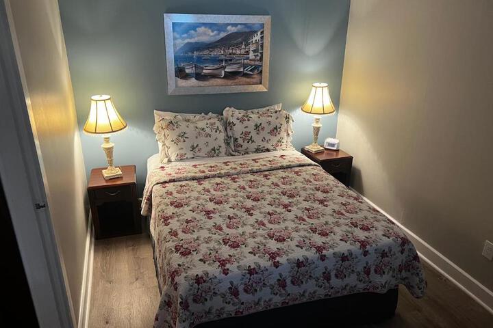 Claddagh Motel & Suites