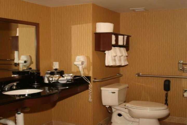 Room 11 of 32