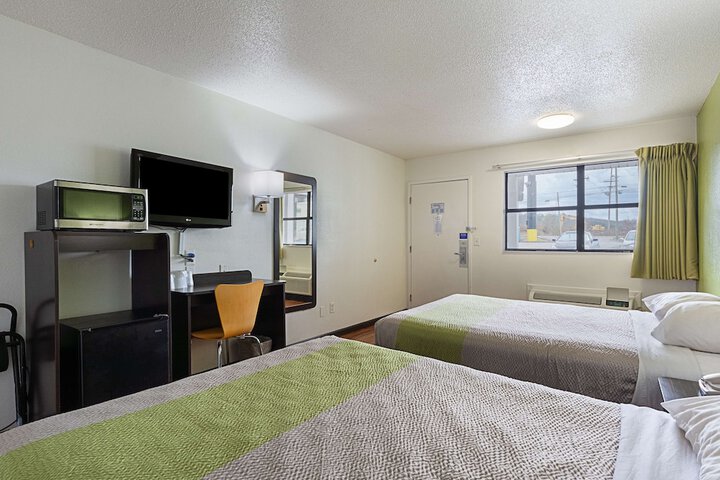 Room 9 of 22