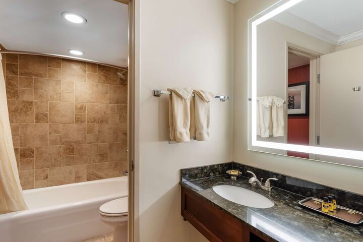 Best Western Plus White Bear Country Inn