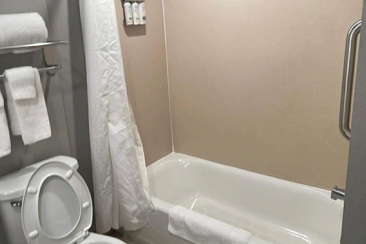 Comfort Inn & Suites Miami - Route 66