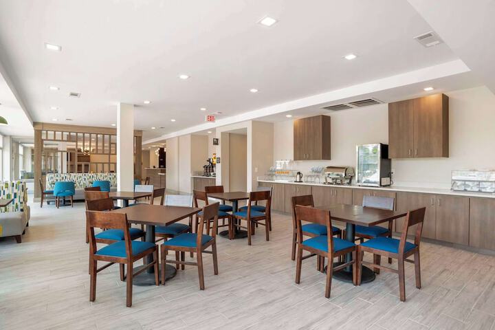 Breakfast/Coffee Service 42 of 47