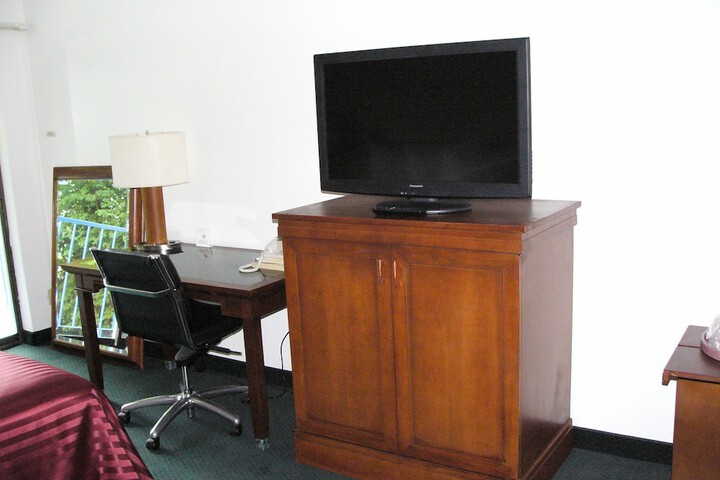 Room 28 of 47
