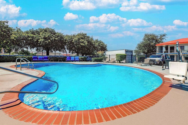 Pool 7 of 25
