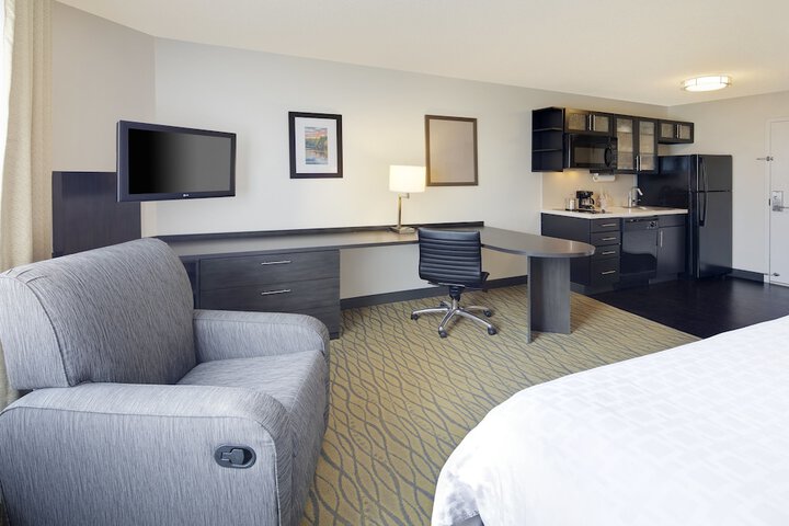 Room 16 of 38