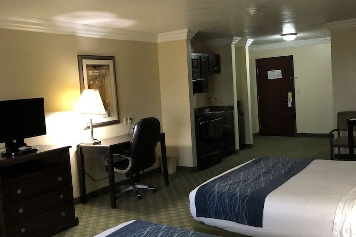 Room 15 of 38