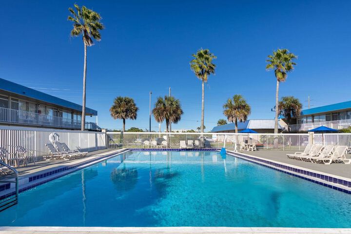 Pool 16 of 73