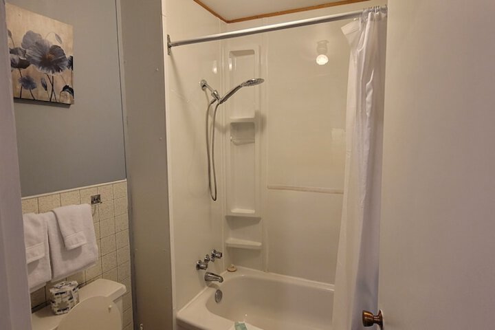 Room 115 of 147
