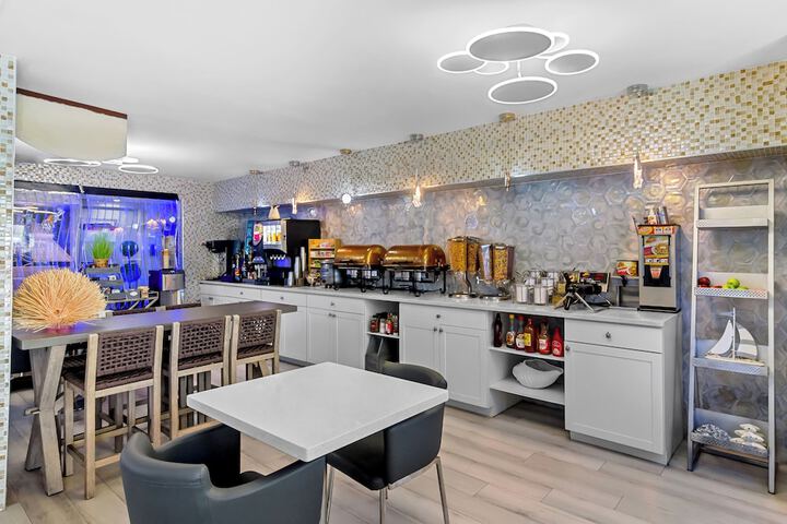 Ocean Sands Beach Boutique Inn - 1 Acre Private Beach