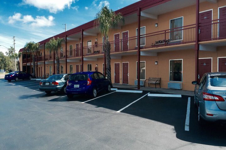 Hotel 7 of 24