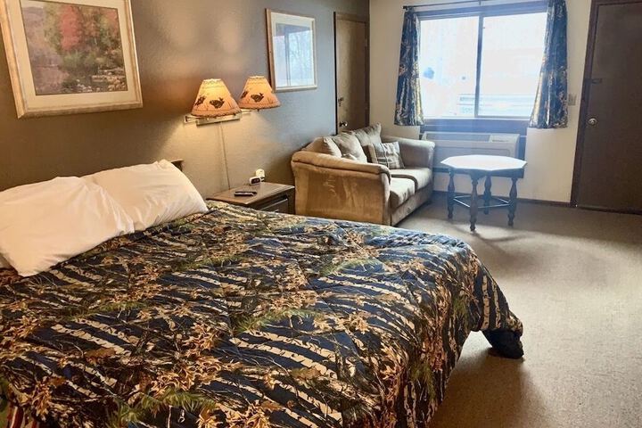 Room 17 of 30
