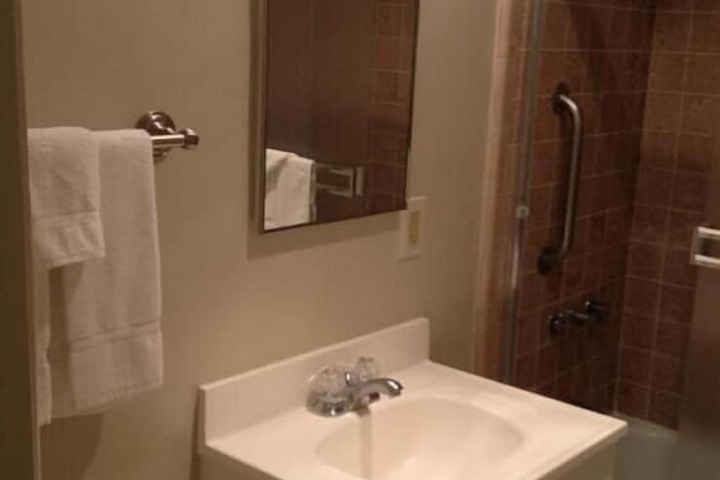 Room 18 of 28