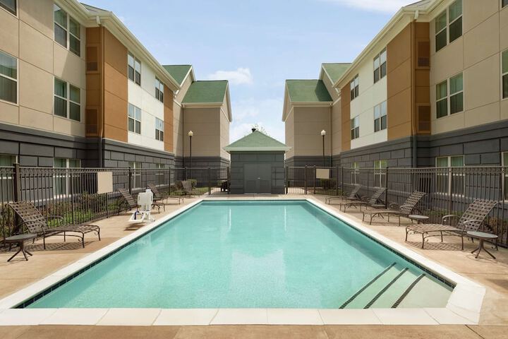 Homewood Suites by Hilton Dulles-North / Loudoun