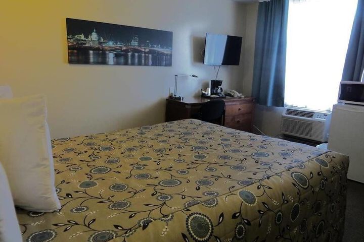 Room 28 of 32