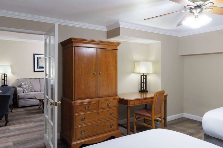 Travelodge by Wyndham Monterey Bay