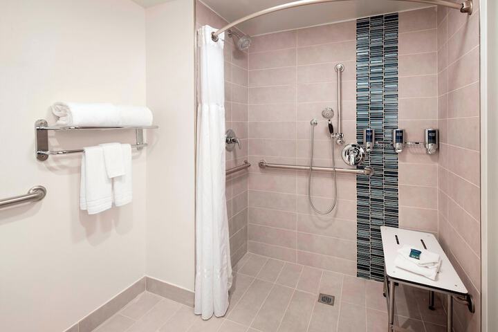 Room 10 of 33