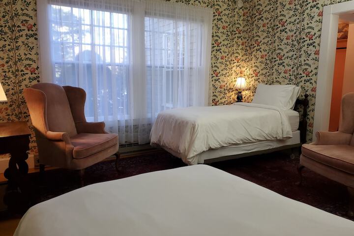 Room 73 of 91