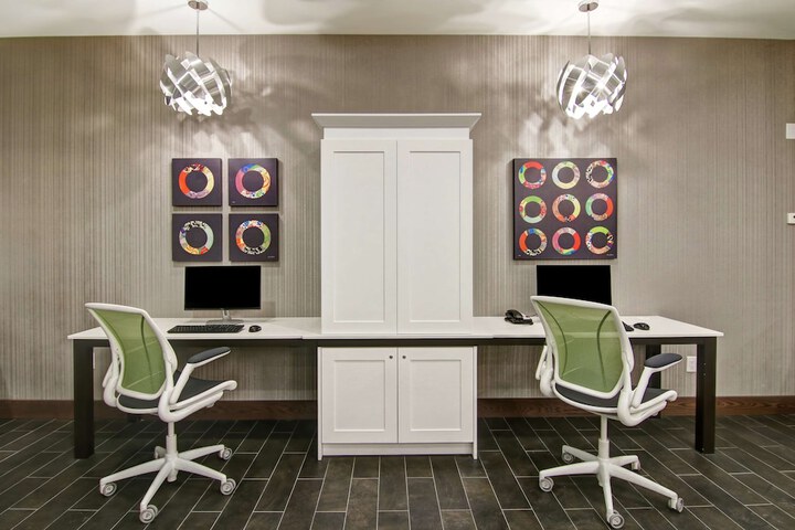 Business Center 36 of 36