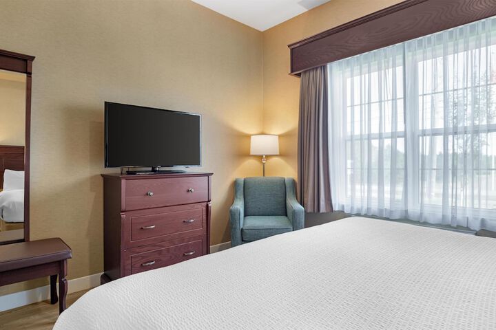 Best Western Plus Fredericton Hotel & Suites