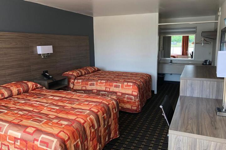 Mid Continent Inn