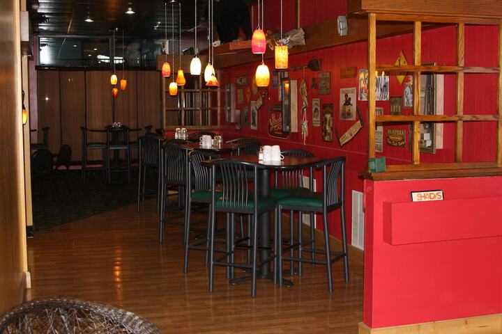 Gladstone Inn & Suites