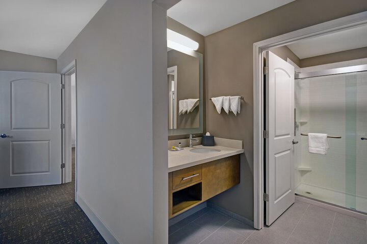 Staybridge Suites Sterling Heights - Detroit by IHG