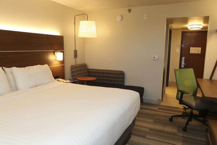 Room 27 of 44
