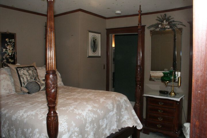 Room 9 of 37