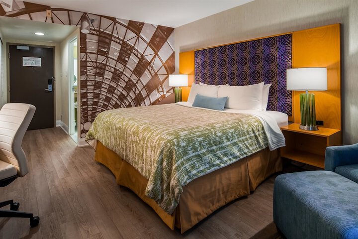 Best Western Premier Toronto Airport Carlingview Hotel