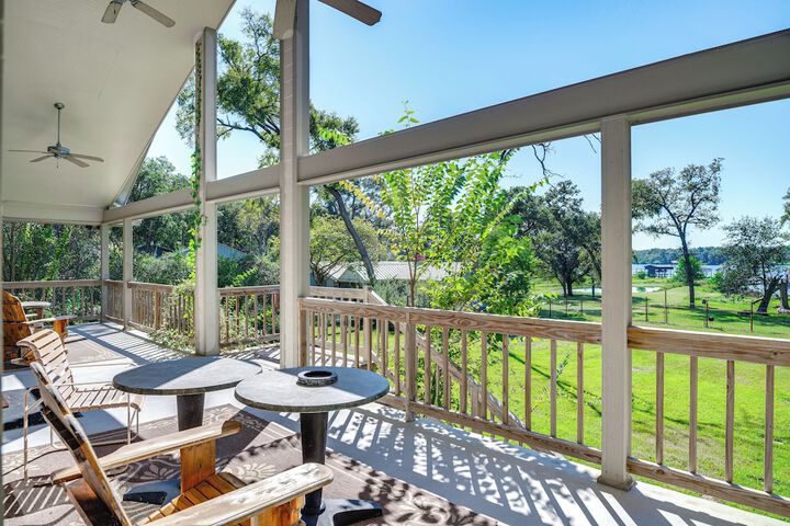 Franklin Home w / Water Views: Outdoor Dining Area!