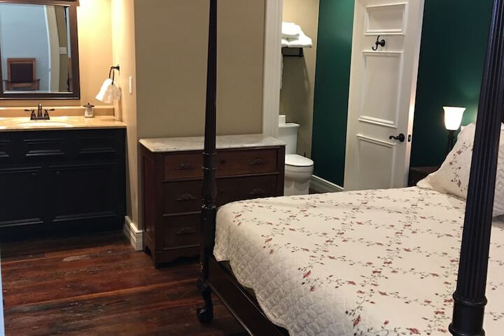 Room 21 of 31